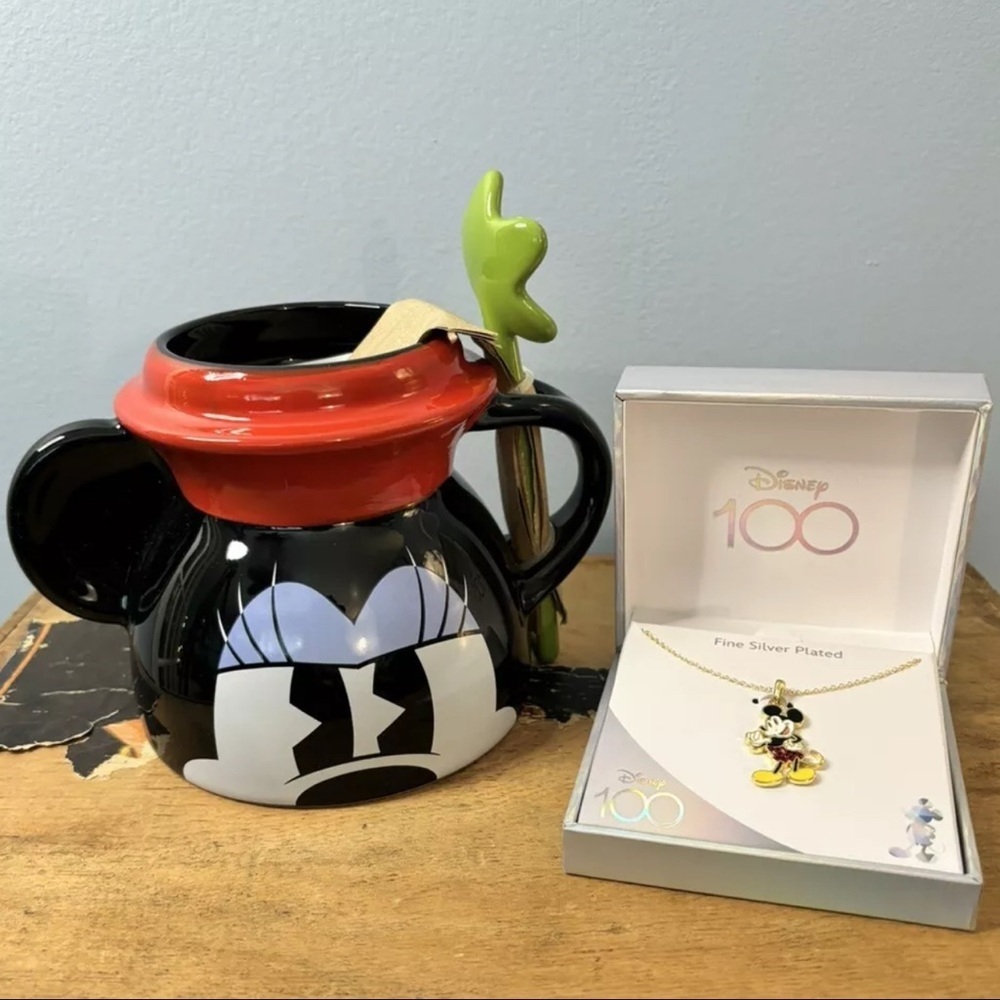 NEW!!! Disney Parks Minnie Mouse 17 oz Mug with Flower Spoon And Mickey Necklace